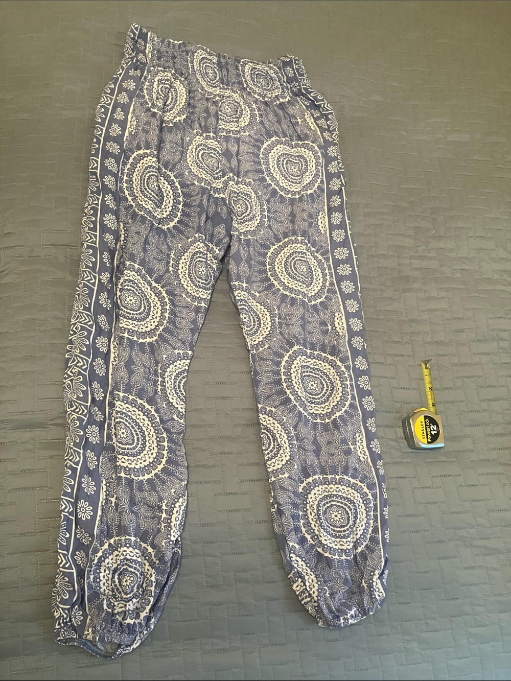 🌺 4 for 20.00 rayon, harem style beach pant size small